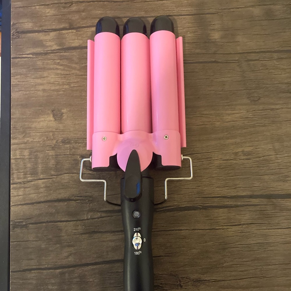 Beach waver. Super easy to achieve beach waves!